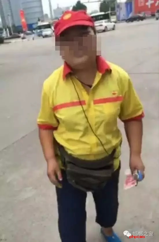 8月11日，一則內(nèi)容為“邯鄲一加油站‘缺斤短兩’”的視頻引起社會(huì)廣泛關(guān)注。記者從涉事的聯(lián)潤(rùn)美迪加油站證實(shí)確有此“糾紛”，對(duì)此，轄區(qū)復(fù)興公安勝利橋派出所已介入調(diào)查，同時(shí)，復(fù)興區(qū)市場(chǎng)監(jiān)督局回應(yīng)已封存涉事加油機(jī)，將對(duì)其進(jìn)行計(jì)量檢定。